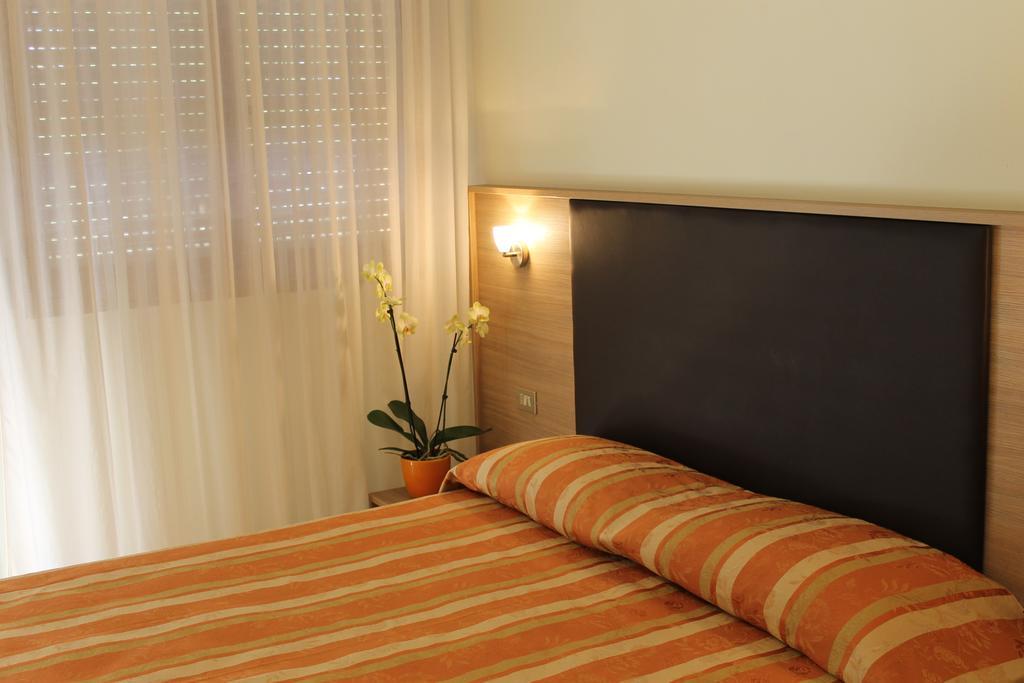 Hotel Astor B&B Lido di Classe Pokoj fotografie