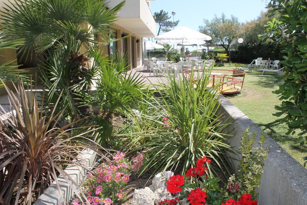 Hotel Astor B&B Lido di Classe Exteriér fotografie