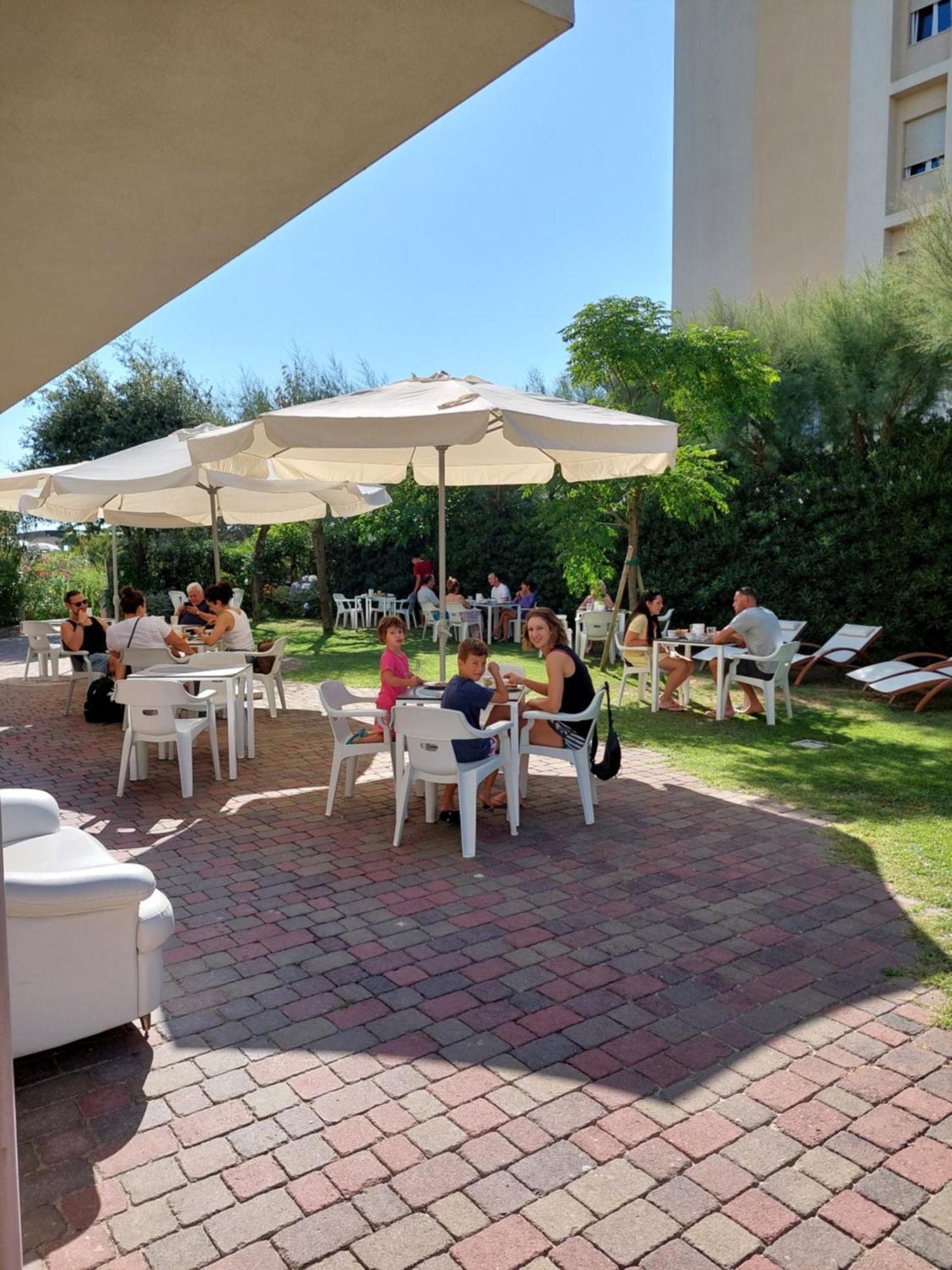 Hotel Astor B&B Lido di Classe Exteriér fotografie