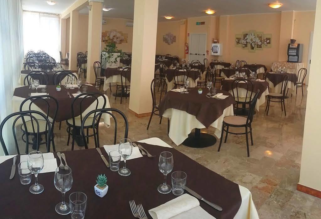 Hotel Astor B&B Lido di Classe Exteriér fotografie